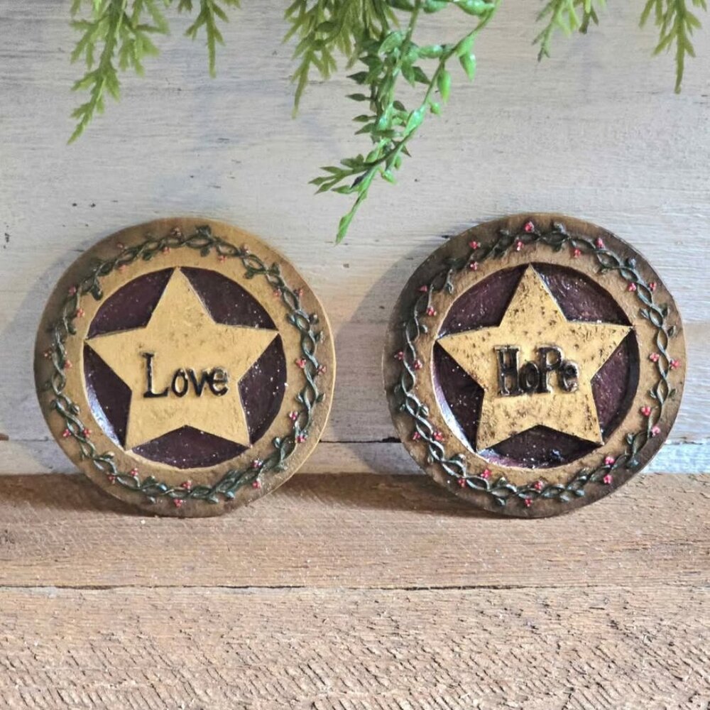 Small Primitive Love & Hope Star Round Heavy Resin Wall Hanging Signs